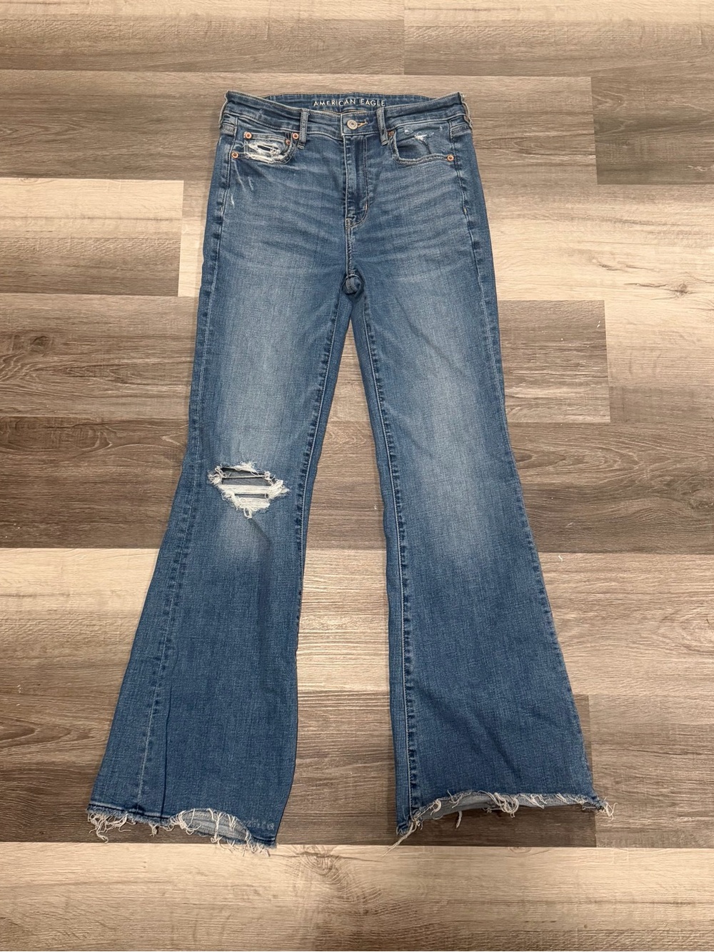 American Eagle Women’s Super High Rise Flare Denim Jeans Medium Wash Size 4